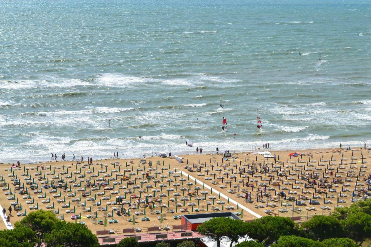 Апартаменти Skyline Lignano Ліньяно-Сабб'ядоро Екстер'єр фото